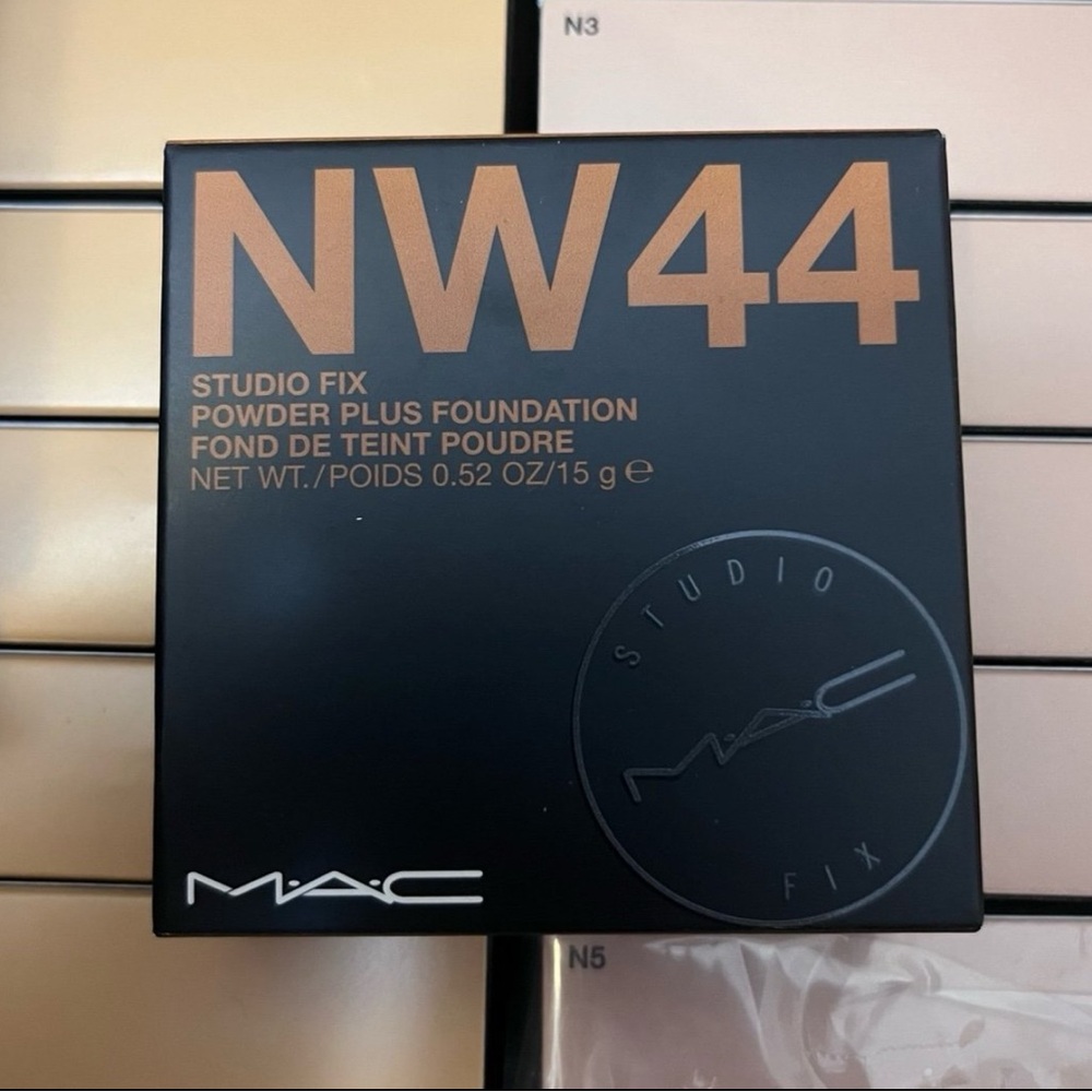 New NW MAC Cosmetics Studio Fix Powder Plus Foundation old version